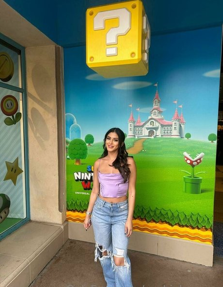 Sophialeonexo nudes star pics