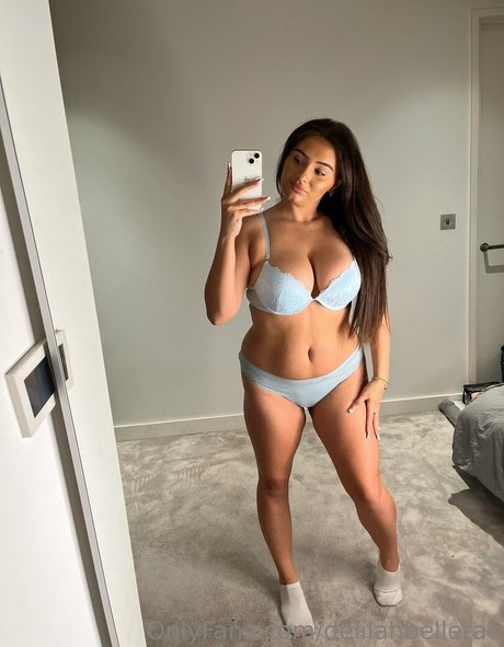 delilahbellerae art actress gallery