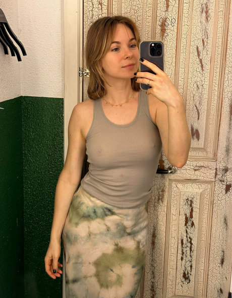 wm jules sexy model gallery