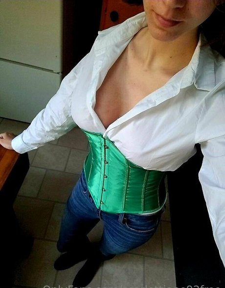 scarlettjane92free porn actress pic