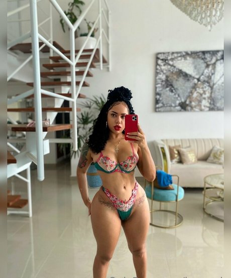 karenvip pornographic model image