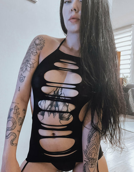 angie yey art model pics