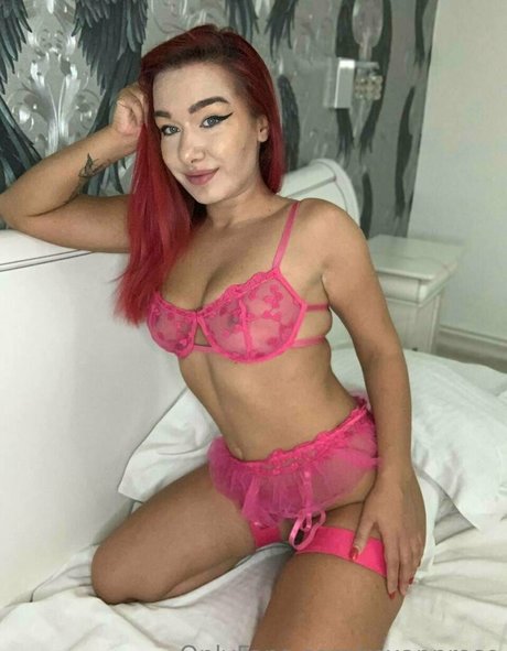 aubrey frost model naked archive