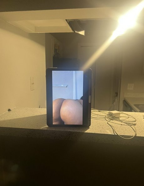 Iamdomtease adult model galleries