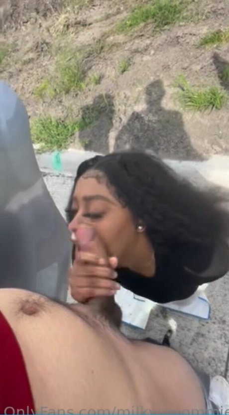 Iamdomtease pretty pornstar img