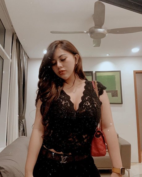 Renna Dyana beautiful star image