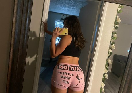 kendalljakobs hd actress galleries