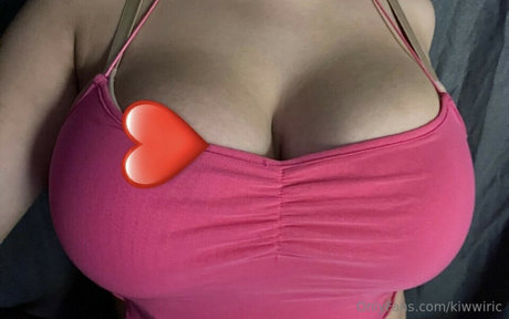 Kiwwimay porn star image