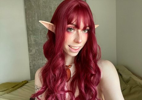 Aria Faye erotic pornstar img