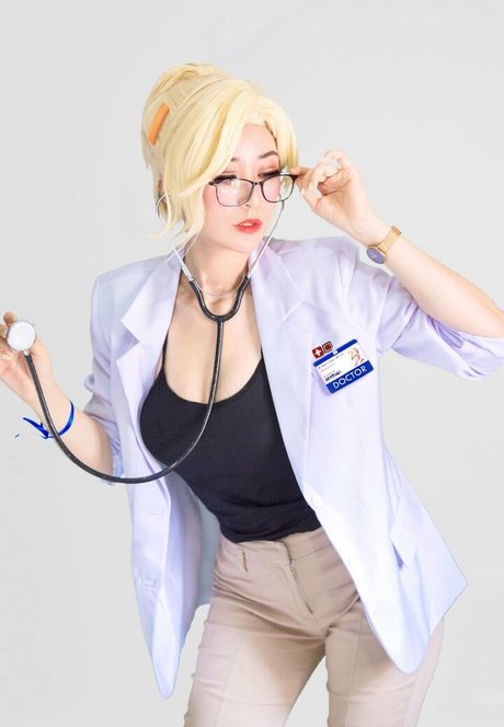 Larissa Rochefort perfect model pics