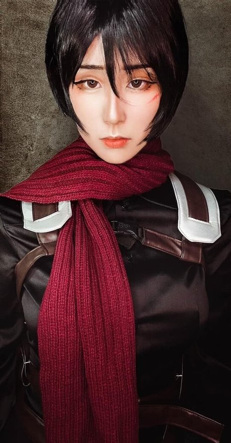 Larissa Rochefort perfect actress pictures