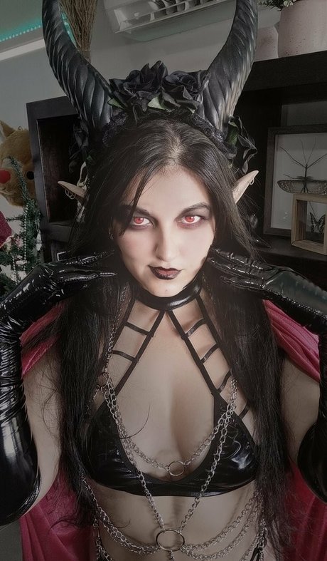 Jajutsu star nude picture