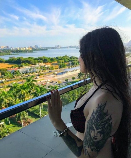 Diretora Muniz pornstar exclusive photo