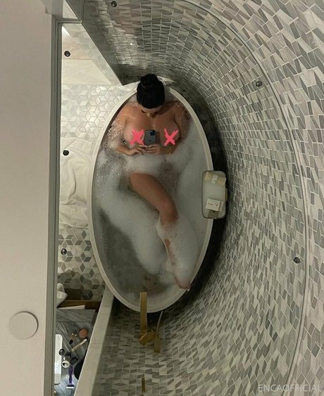 Encaofficial model naked galleries