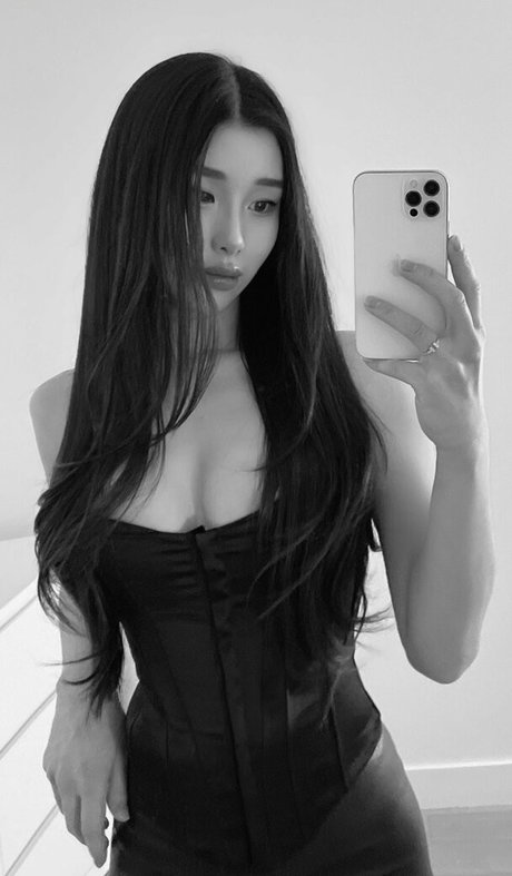 Mari Bambei star nudes archive