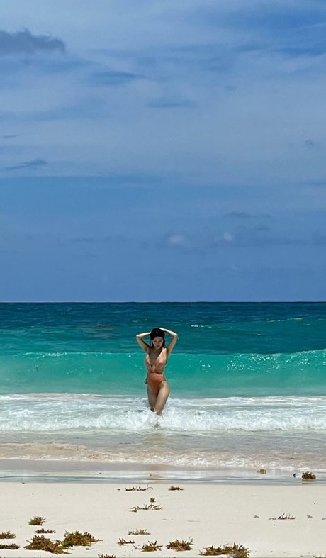 Mari Bambei exclusive pornstar photos