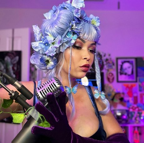 Pinksaltmoon Profile pic