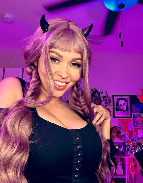 Pinksaltmoon best actress pics