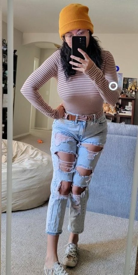 Pinksaltmoon art actress photos