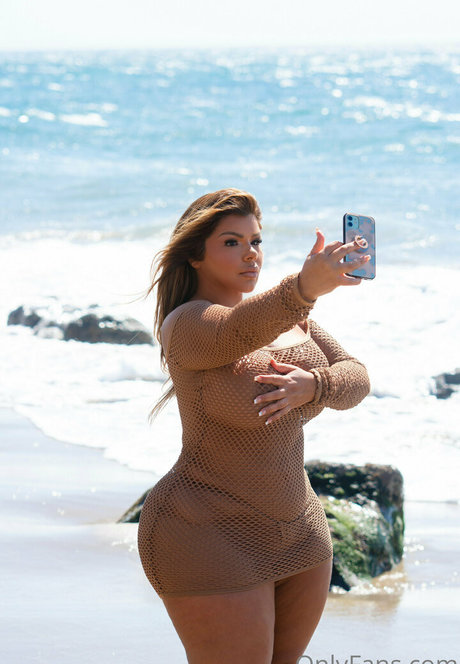 Shellraven nude model gallery