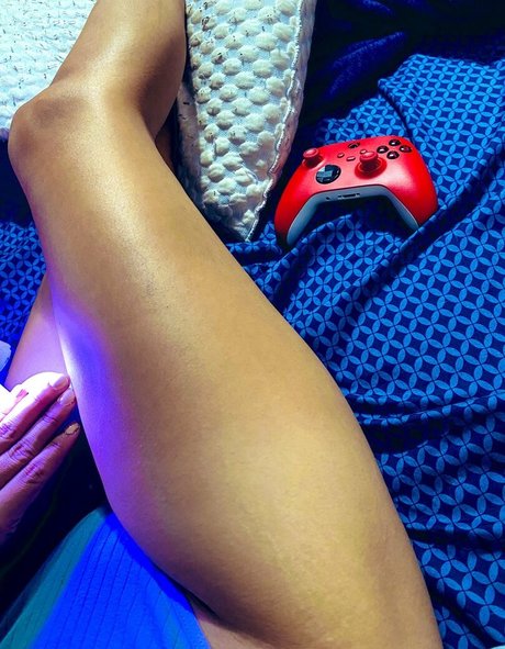 Agnes Inezz pornstar naked photos