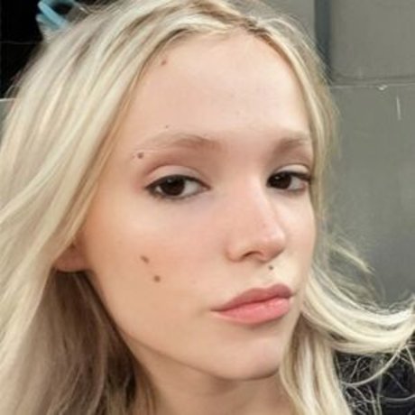 Azuraromanov xxx model galleries