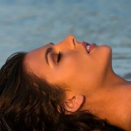 Jillian Beyor star sexy photo