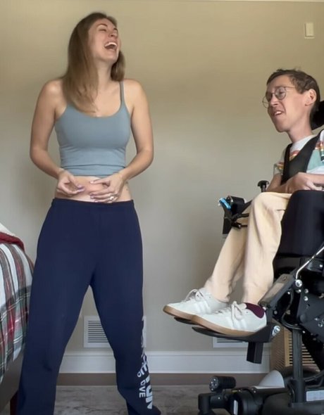 Hannah Alyward xxx model pic