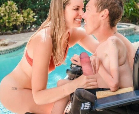 Hannah Alyward sex model pics