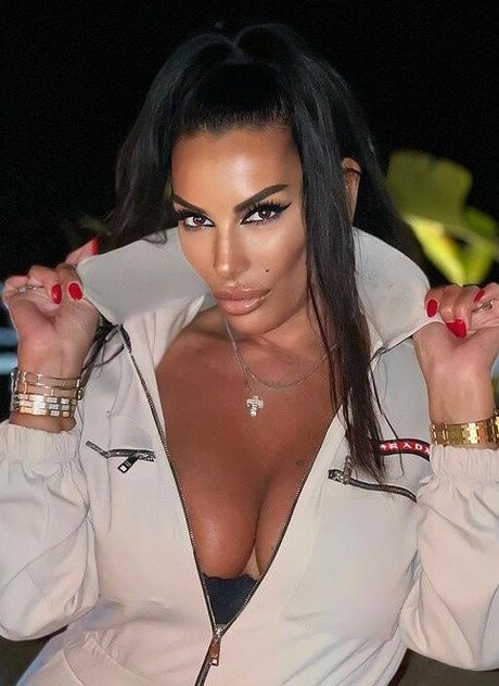 Silvia Iacucci star art pics