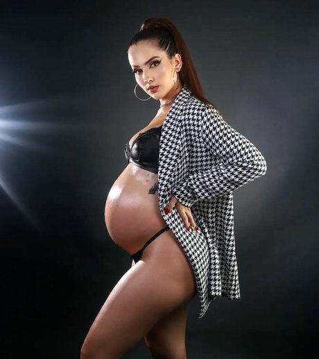 Annykalmeidaa pretty pornstar photos