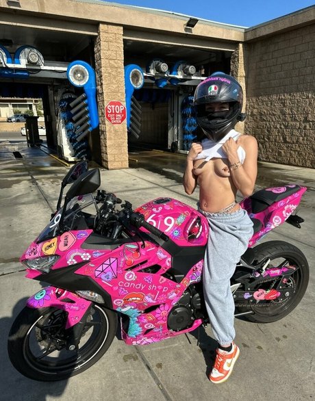 aaliyahfuckingcruz star free galleries