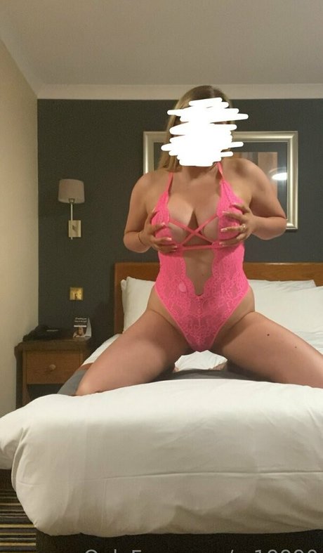 cr19990 pornstar nudes archive