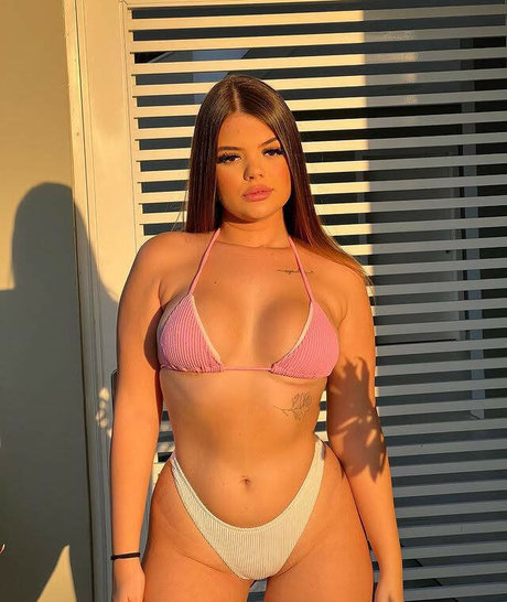 Oliveira gigii star adult img