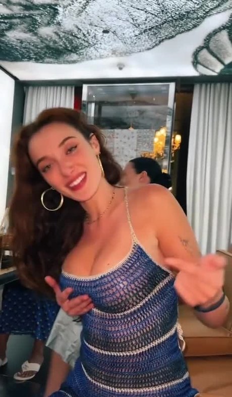 Olivia OBrien model naked pics