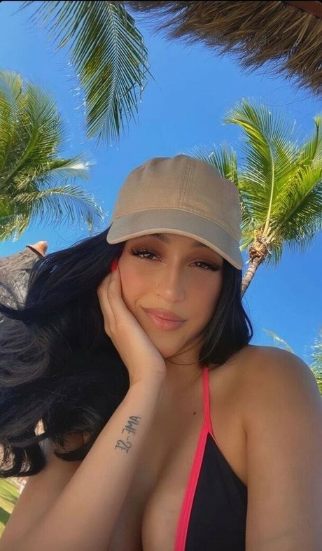 nayharaa_ best model pic