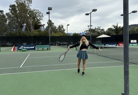 Hillary Duff pornstar beautiful archive