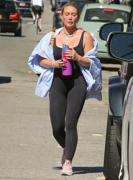 Hillary Duff model free photo