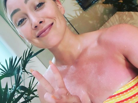 Hillary Duff exclusive star image