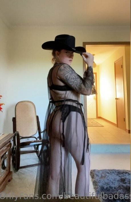 Jessica Melton model art gallery