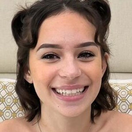 Aria Valencia top actress pics