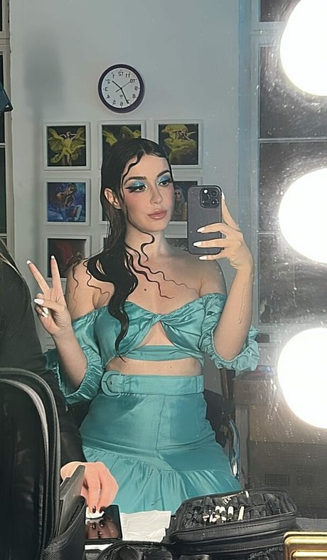 AnniTheDuck star sexy images