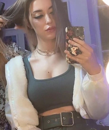 AnniTheDuck hd model gallery