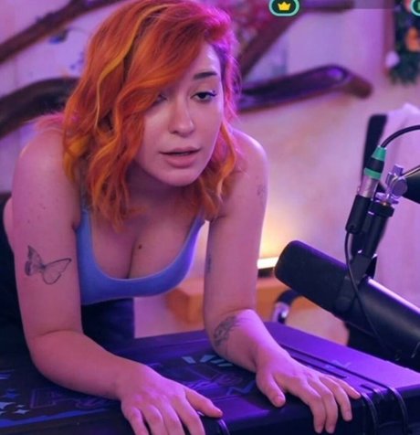 AnniTheDuck naked star pics