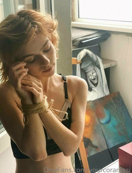 YourCoraRossi star pretty photo