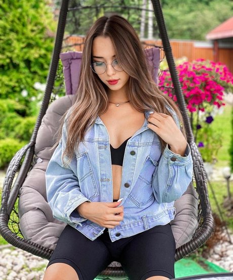 Kira Asmi beautiful star archive