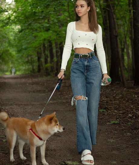 valentivi pretty pornstar img