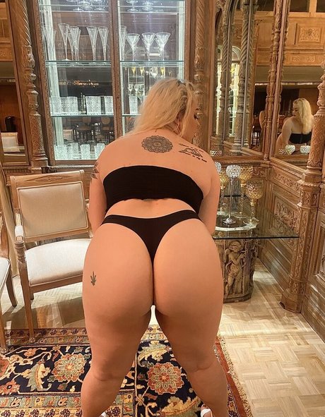 tall blonde onlyfans porn image