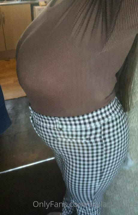 skylarbabiiee star pretty photos