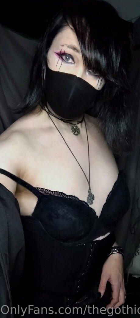 thegothiccfemboy sex model pic